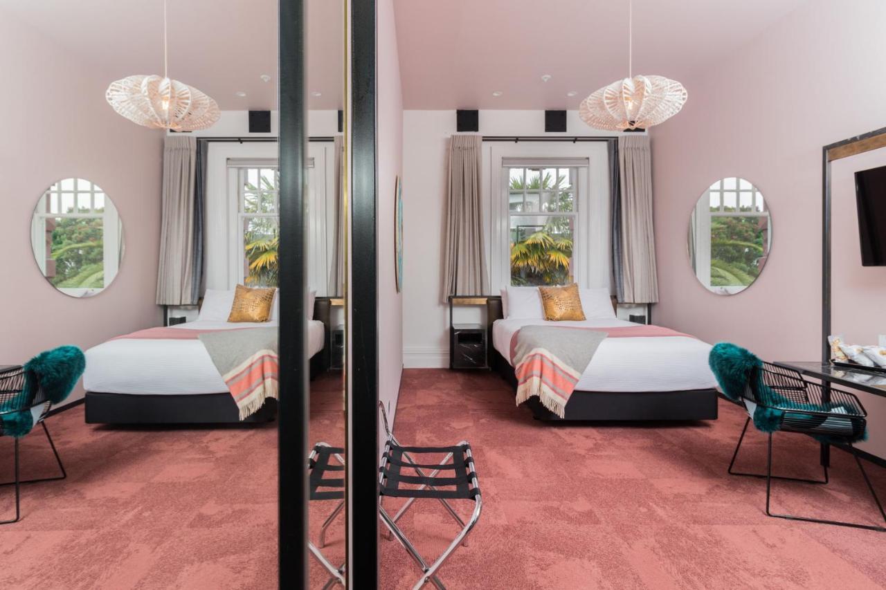 Clarence Boutique Hotel Tauranga Exteriör bild